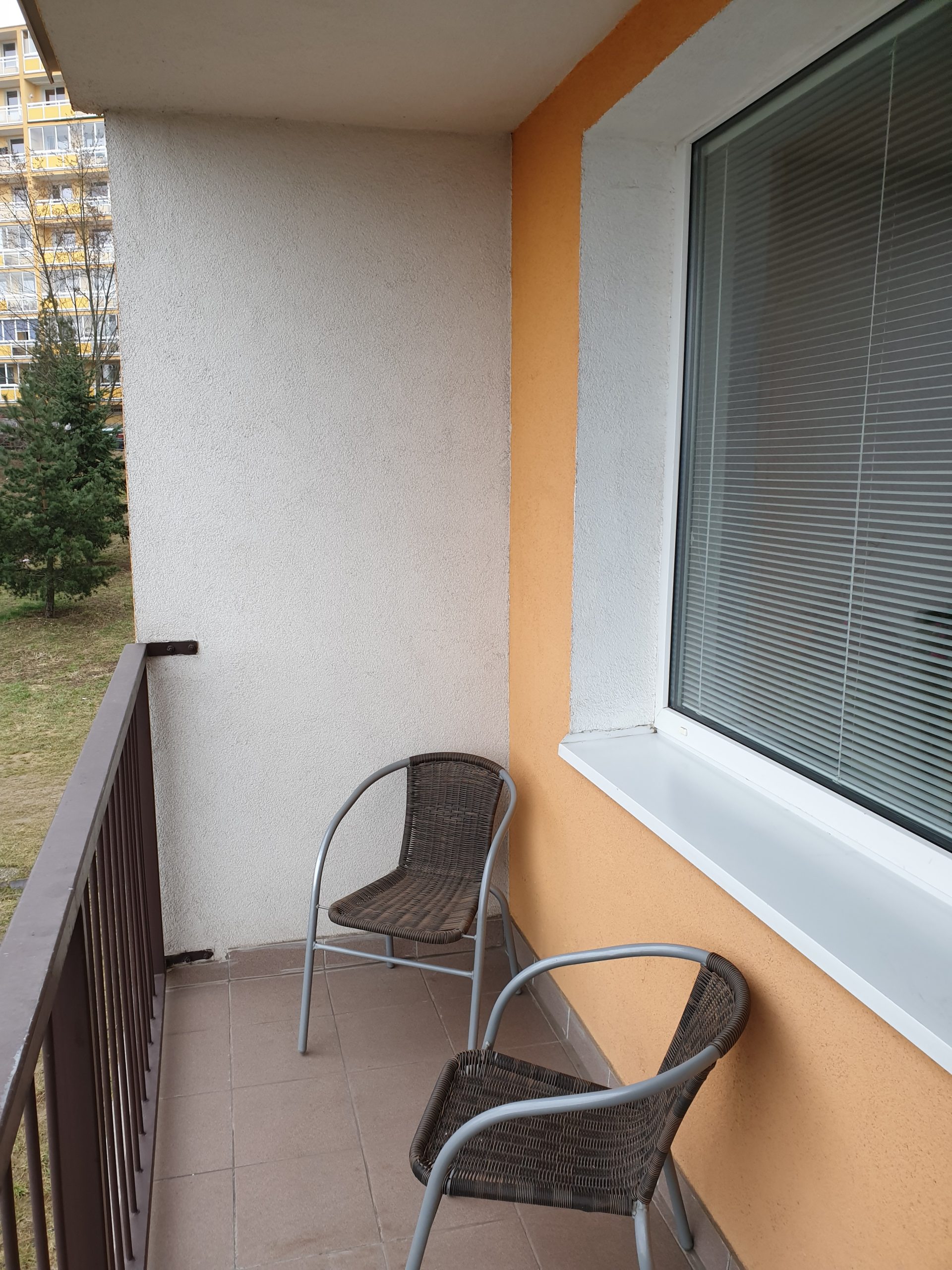 PREDANÝ Priestranný 2 izbový byt, 58 m2, Adlerova ul., Darg. Hrdinov