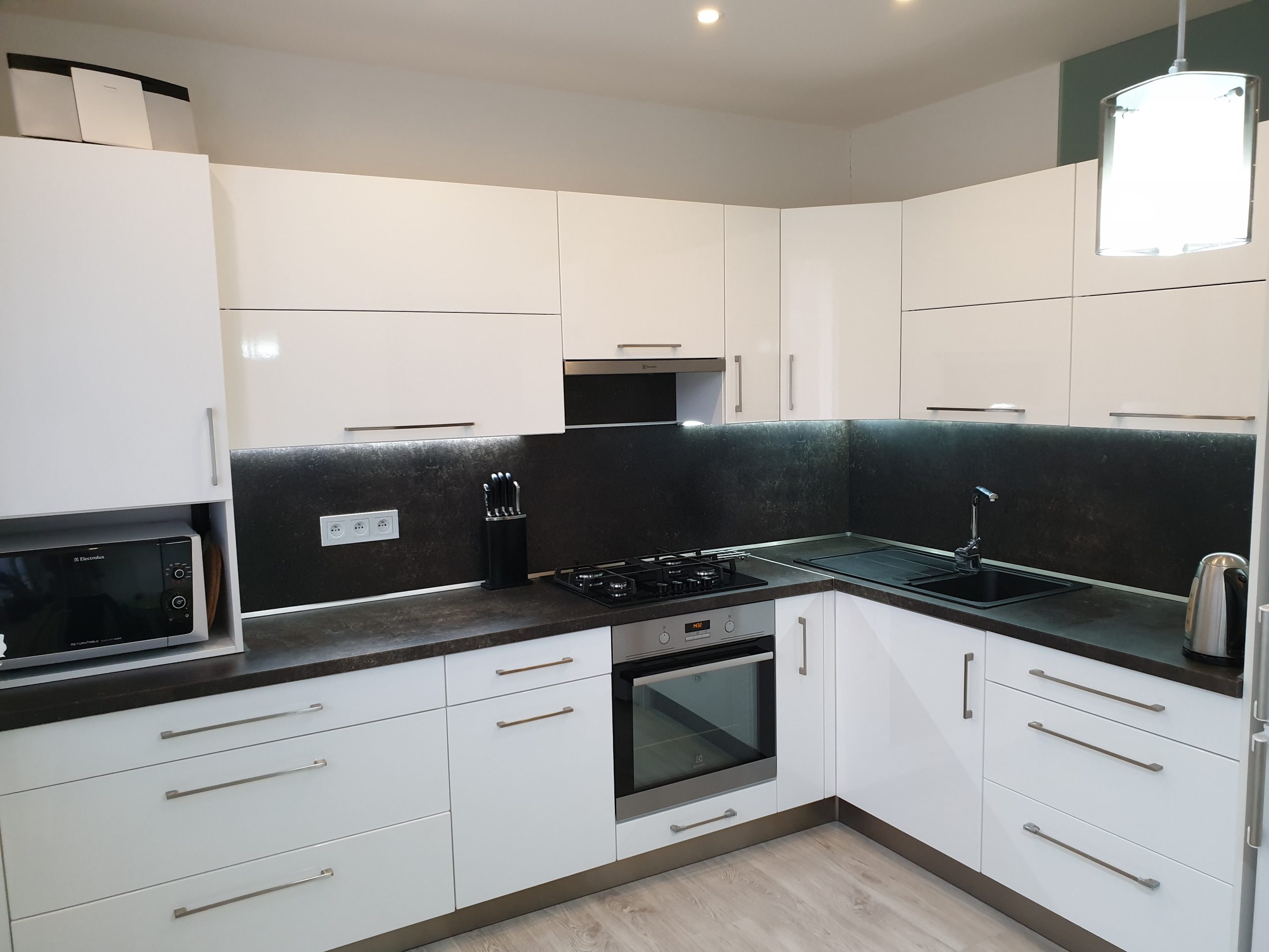 PREDANÝ Priestranný 2 izbový byt, 58 m2, Adlerova ul., Darg. Hrdinov