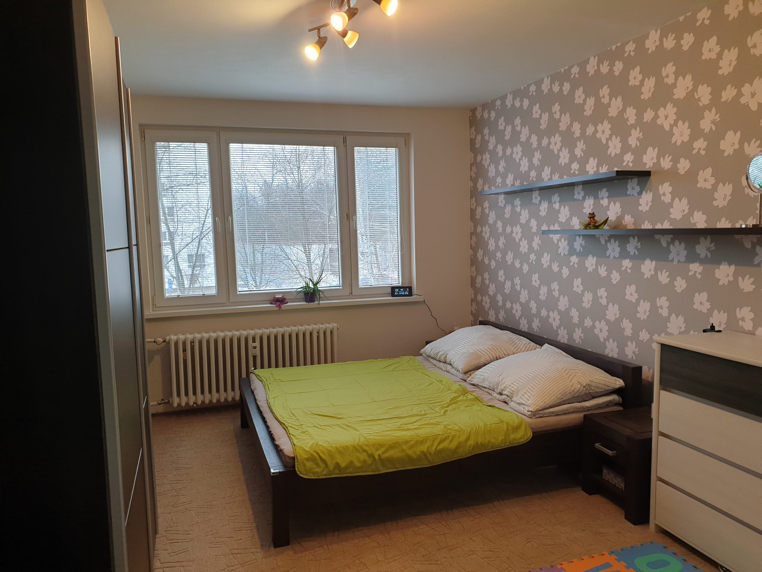PREDANÝ Priestranný 2 izbový byt, 58 m2, Adlerova ul., Darg. Hrdinov