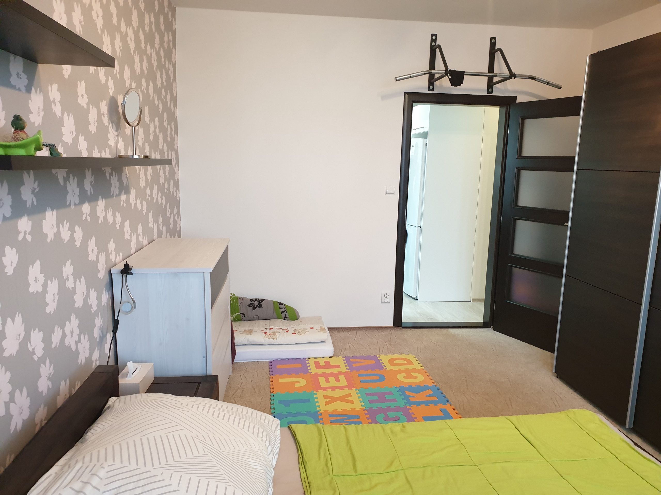 PREDANÝ Priestranný 2 izbový byt, 58 m2, Adlerova ul., Darg. Hrdinov