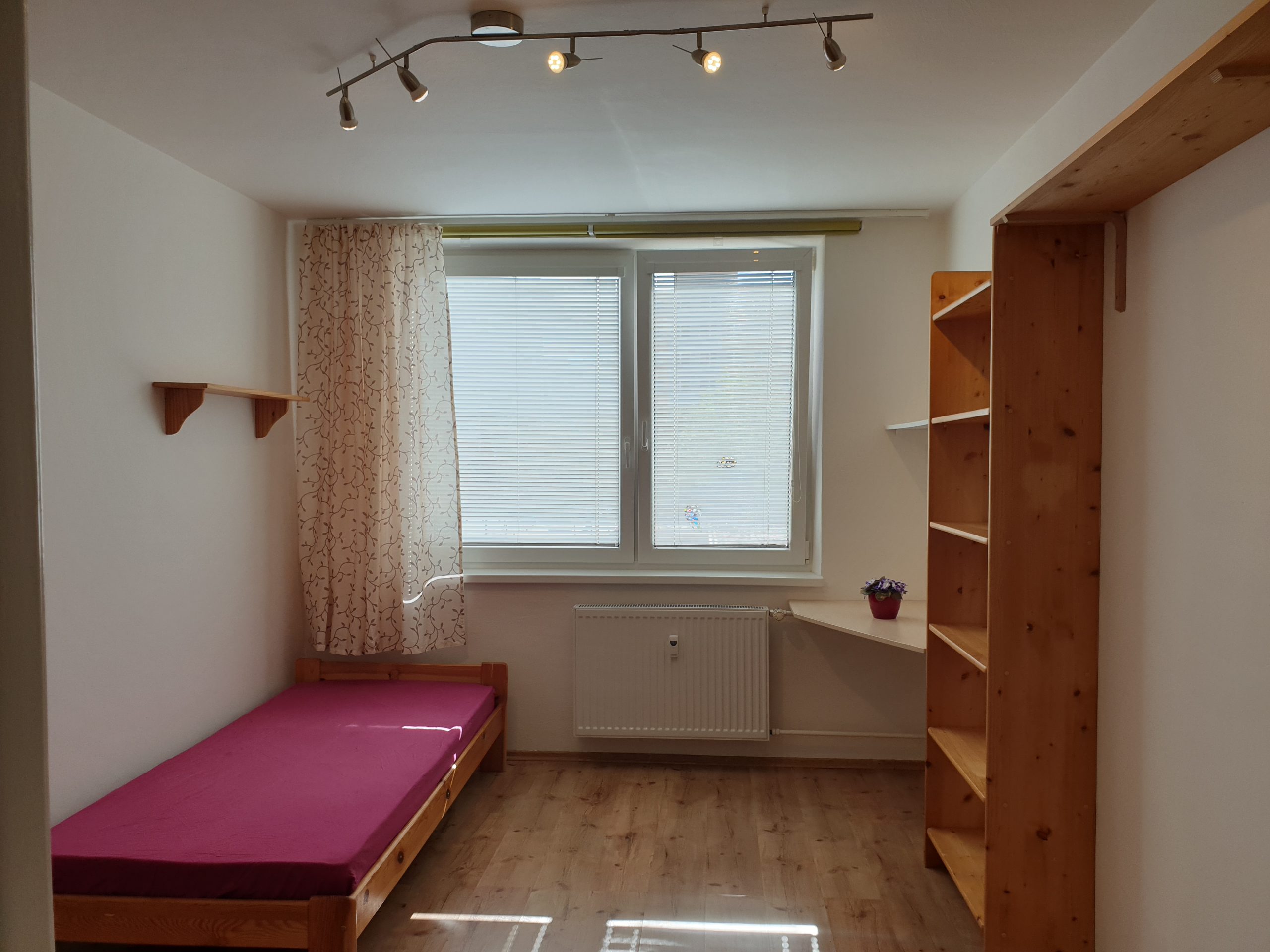 PRENAJATÝ 3 izbový zariadený byt po takmer kompletnej rekonštrukcii, Košice – Furča