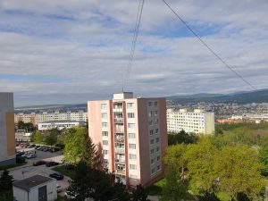 PRENAJATÝ 3 izbový zariadený byt po takmer kompletnej rekonštrukcii, Košice – Furča