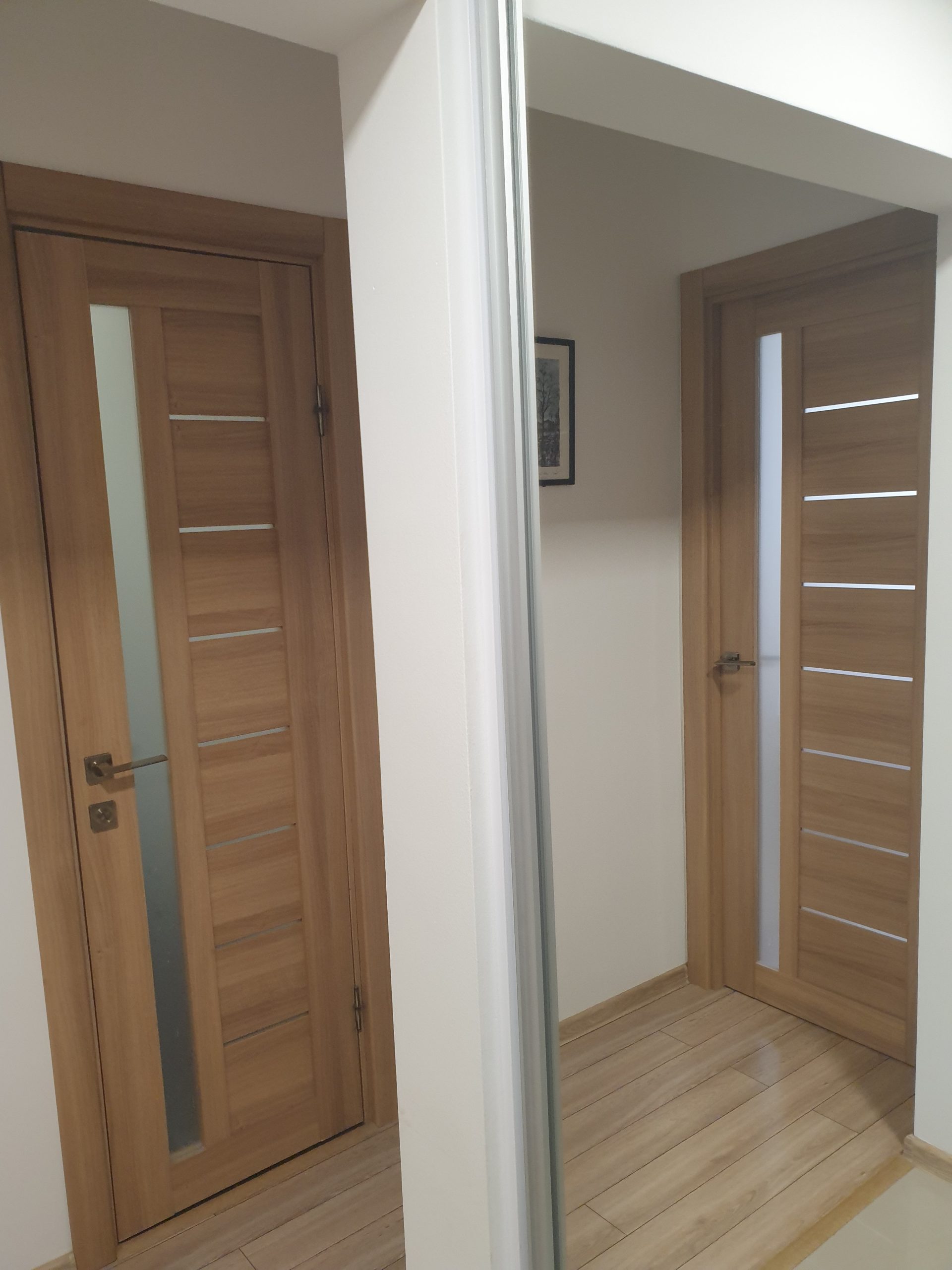 PREDANÝ 2 izbový zrekonštruovaný a zariadený byt s lodžiou